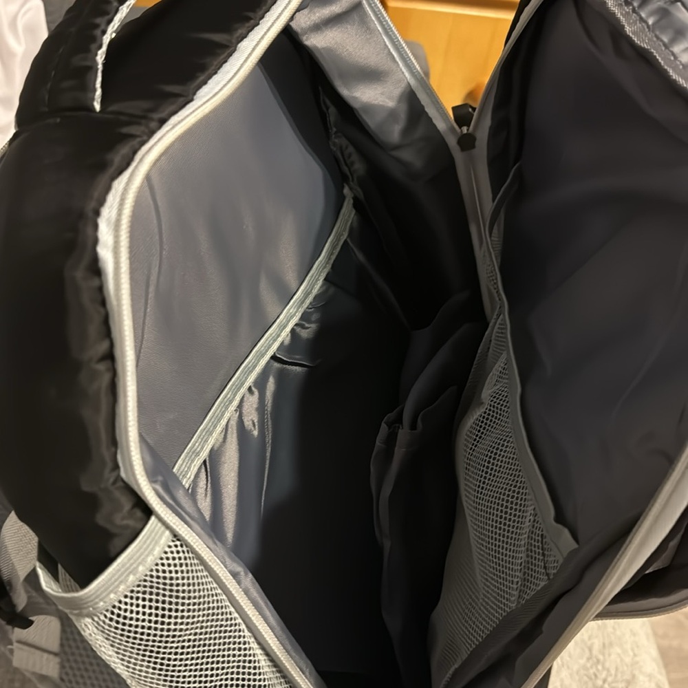 Backpack - Picture 4 of 5